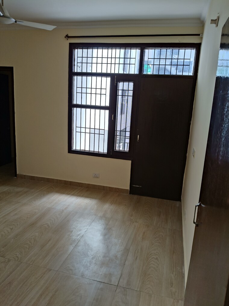 Room, pir machalla 2 Bedroom 1400 Sq.Ft. Apartment In Pir Machalla Zirakpur 8392534