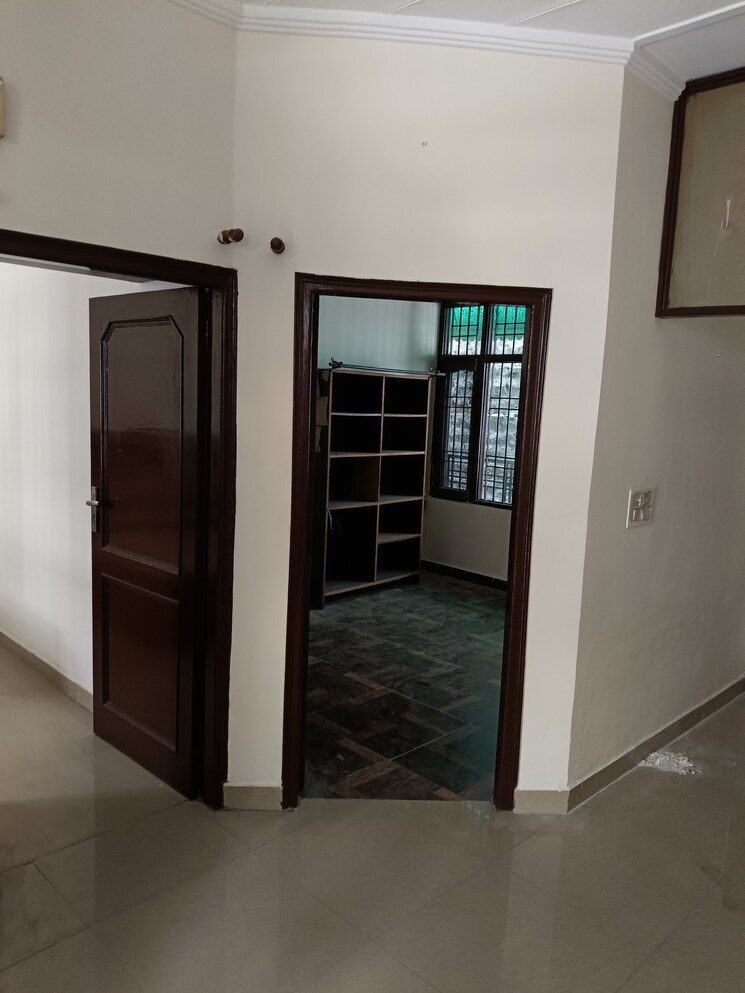 Room, peer mucchalla 2 Bedroom 900 Sq.Ft. Builder Floor In Peer Mucchalla Zirakpur 8392539