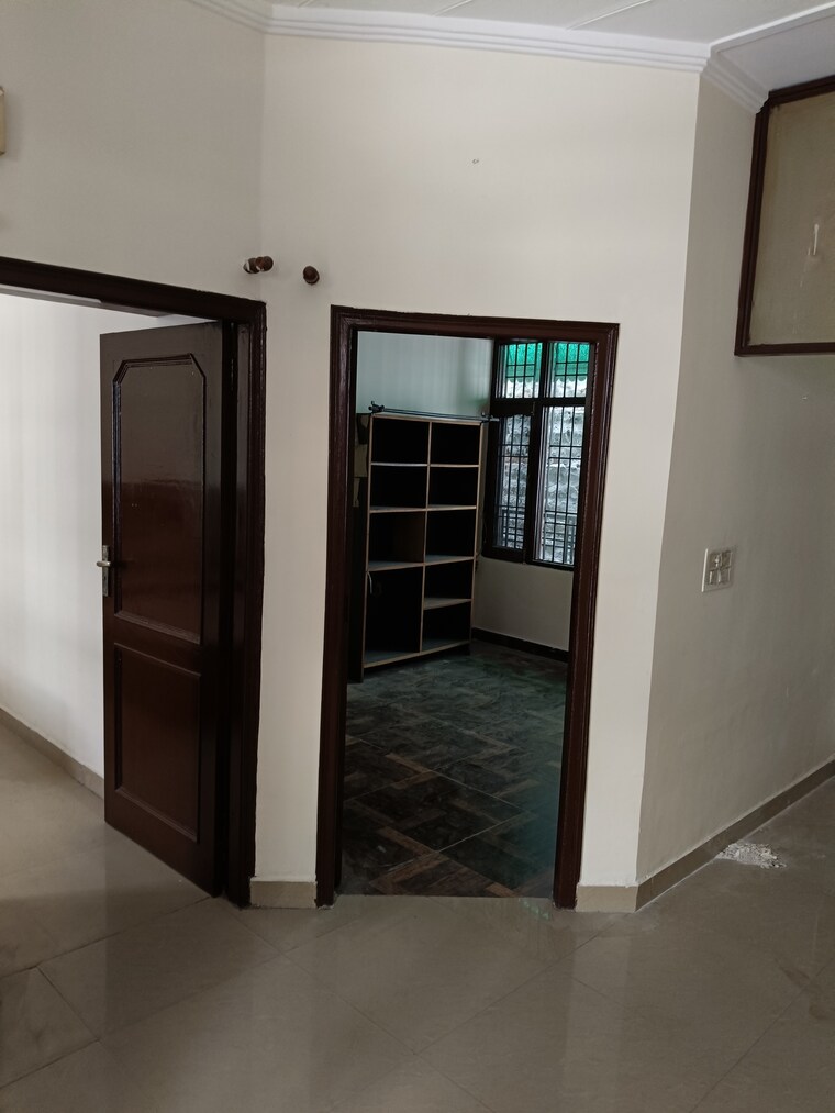 Room, peer mucchalla 2 Bedroom 900 Sq.Ft. Builder Floor In Peer Mucchalla Zirakpur 8392539