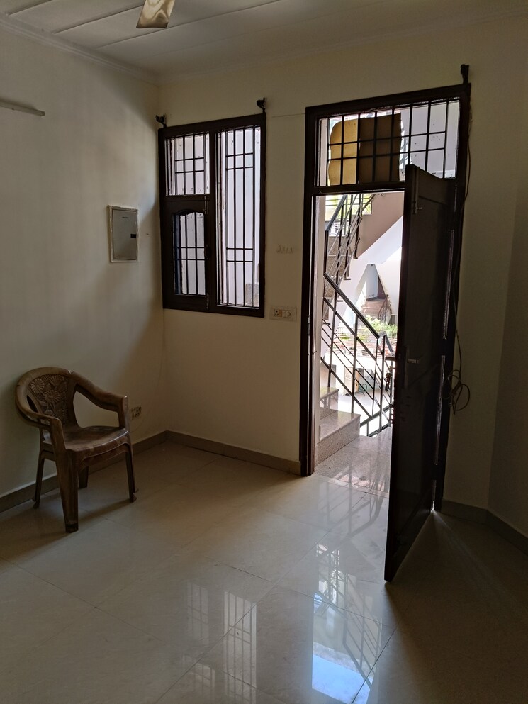 Room, peer mucchalla 2 Bedroom 900 Sq.Ft. Builder Floor In Peer Mucchalla Zirakpur 8392539