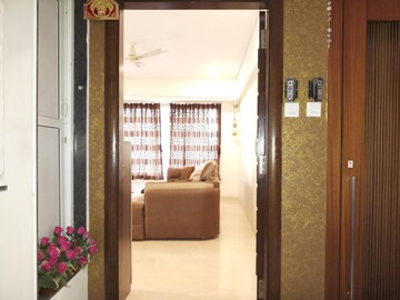 Room in 2 BHK Apartment at Romell Aether, Goregaon East – for Rent