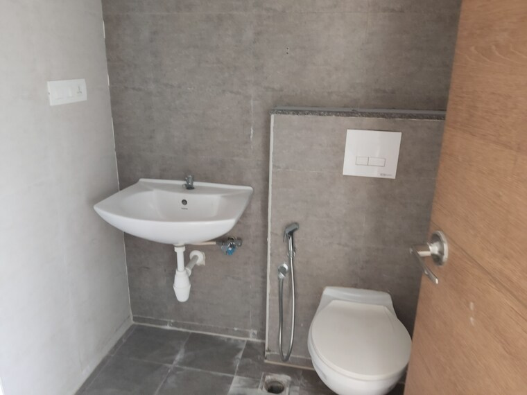 Bathroom, divya-sree-republic-of-whitefield 3 Bedroom 1723 Sq.Ft. Apartment In Whitefield Bangalore 8392556