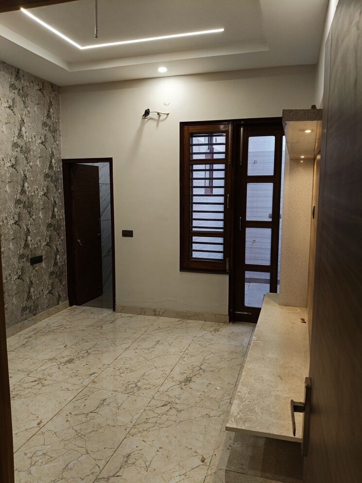 Room, dhakoli village 3 Bedroom 1850 Sq.Ft. Independent House In Dhakoli Village Zirakpur 8392558