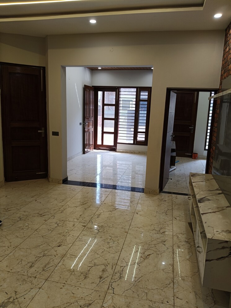 Room, dhakoli village 3 Bedroom 1850 Sq.Ft. Independent House In Dhakoli Village Zirakpur 8392558