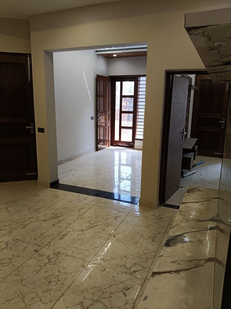 Room, dhakoli village 3 Bedroom 1850 Sq.Ft. Independent House In Dhakoli Village Zirakpur 8392558