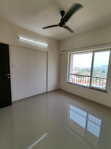 Room in 3 BHK Apartment at Blue 27th Avenue, Bavdhan – for Rent