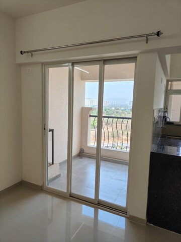 Room in 3 BHK Apartment at Blue 27th Avenue, Bavdhan – for Rent