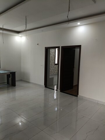 Room in 3 BHK Builder Floor at Dhakoli Village – for Sale