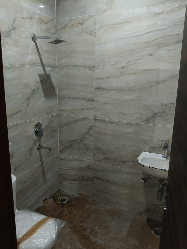 Bathroom, dhakoli village 3 Bedroom 1100 Sq.Ft. Builder Floor In Dhakoli Village Zirakpur 8392565