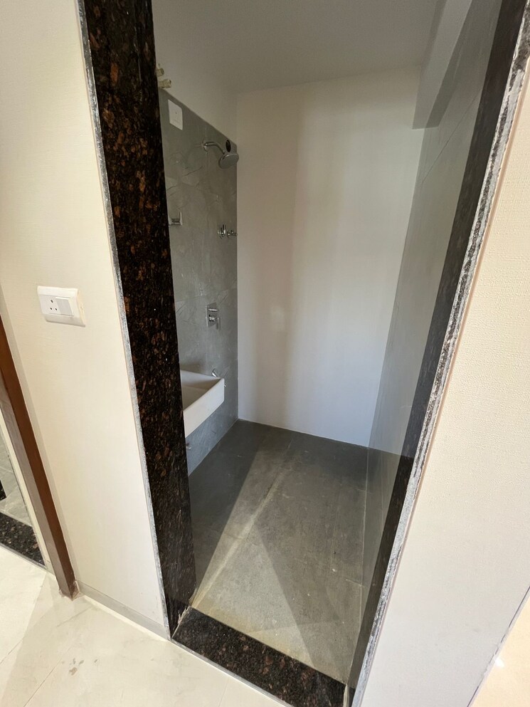 Bathroom, vaibhavlaxmi-queens-avenue 1 Bedroom 395 Sq.Ft. Apartment In Chembur Mumbai 8392589