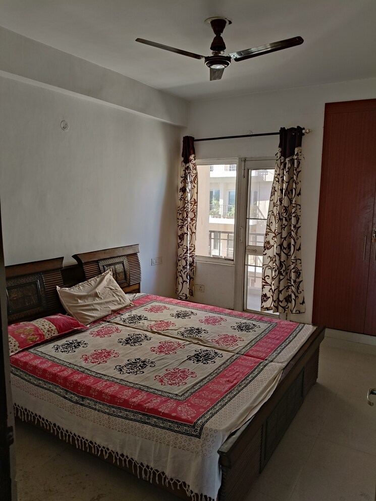 Bedroom, sushma-urban-views 3 Bedroom 1850 Sq.Ft. Apartment In Ghazipur Zirakpur 8392626