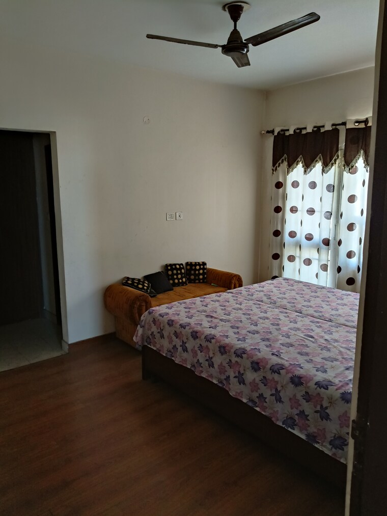 Bedroom, sushma-urban-views 3 Bedroom 1850 Sq.Ft. Apartment In Ghazipur Zirakpur 8392626