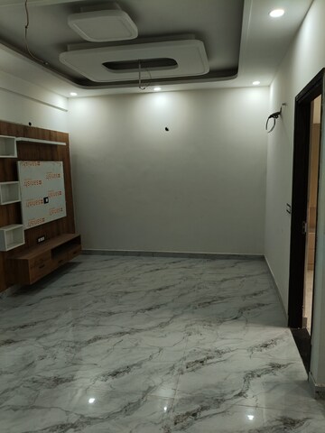 Room in 3 BHK Apartment at Sushma Urban Views, Ghazipur – for Sale
