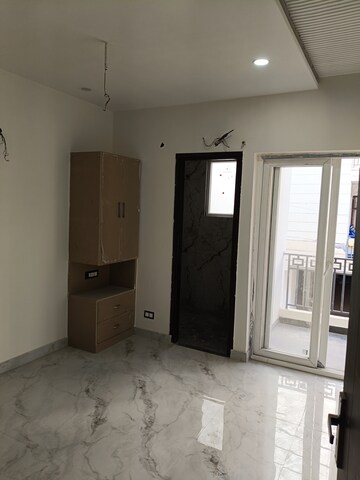 Room in 3 BHK Builder Floor at Dhakoli Village – for Sale