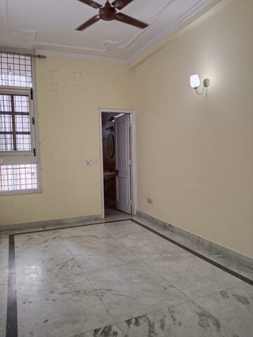Room in 2 BHK Builder Floor at Saket – for Rent