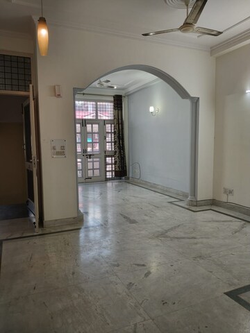 Room in 2 BHK Builder Floor at Saket – for Rent