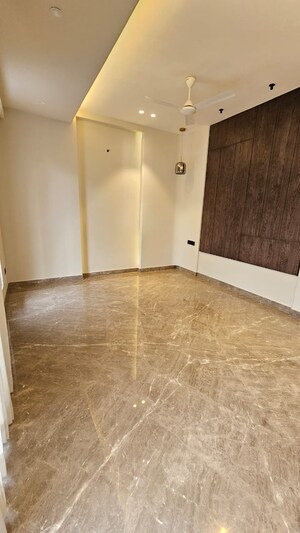 Room in 4 BHK Builder Floor at Kohli One Malibu Town, Sector 47 – for Sale