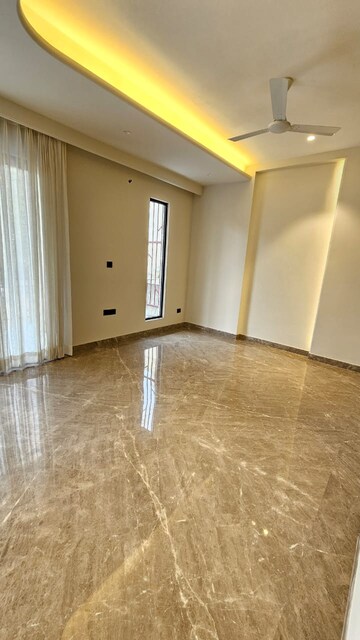 Room in 4 BHK Builder Floor at Kohli One Malibu Town, Sector 47 – for Sale