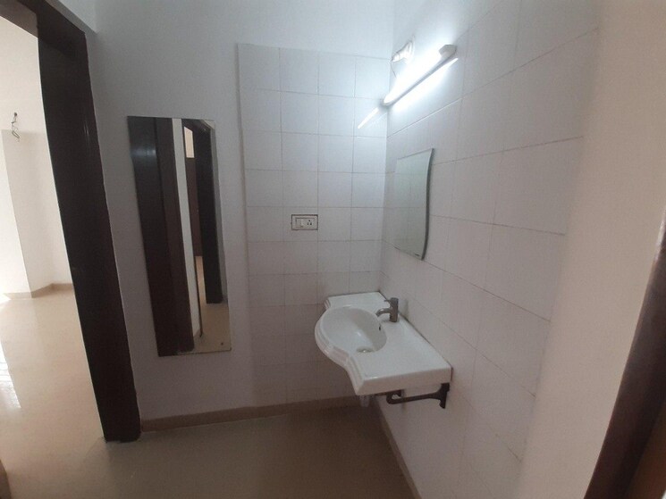 Bathroom, aashiyana-park 3 Bedroom 1600 Sq.Ft. Apartment In Aundh Pune 8392647