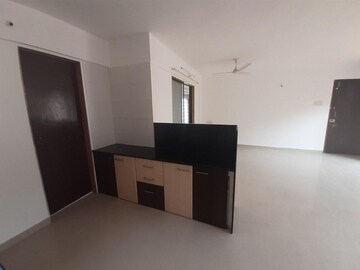 Room in 3 BHK Apartment at Aashiyana Park, Aundh – for Rent