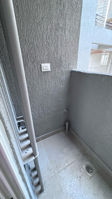 Bathroom in 3 BHK Apartment at Supreme Estia Phase 1, Baner – for Rent