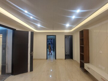 Living Room in 2 BHK Builder Floor at Shalimar Bagh – for Rent