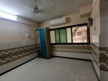 Bedroom in 1 BHK Apartment at Silver Castle Andheri East, Andheri East – for Rent