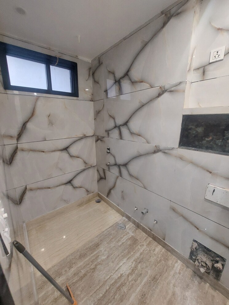 Bathroom, rana pratap bagh 3 Bedroom 135 Sq.Yd. Builder Floor In Rana Pratap Bagh Delhi 8392703