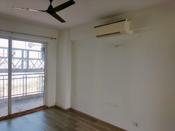 Room in 3 BHK Apartment at Godrej Aria, Sector 79 – for Rent