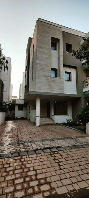 5 BHK Villa – Exterior View View at Sobha International City Phase 1, Sector 109 - for Sale