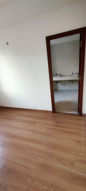 Room in 5 BHK Villa at Sobha International City Phase 1, Sector 109 – for Sale