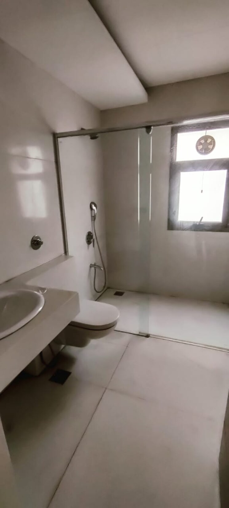 Bathroom, sobha-international-city-phase-1 5 Bedroom 5816 Sq.Ft. Villa In Sector 109 Gurgaon 8392806