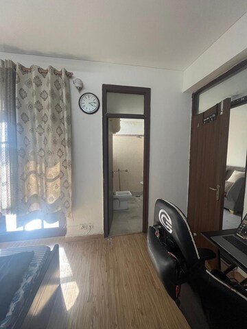 Living Room in 4 BHK Apartment at The Tarika Apartments, Sector 43 – for Rent