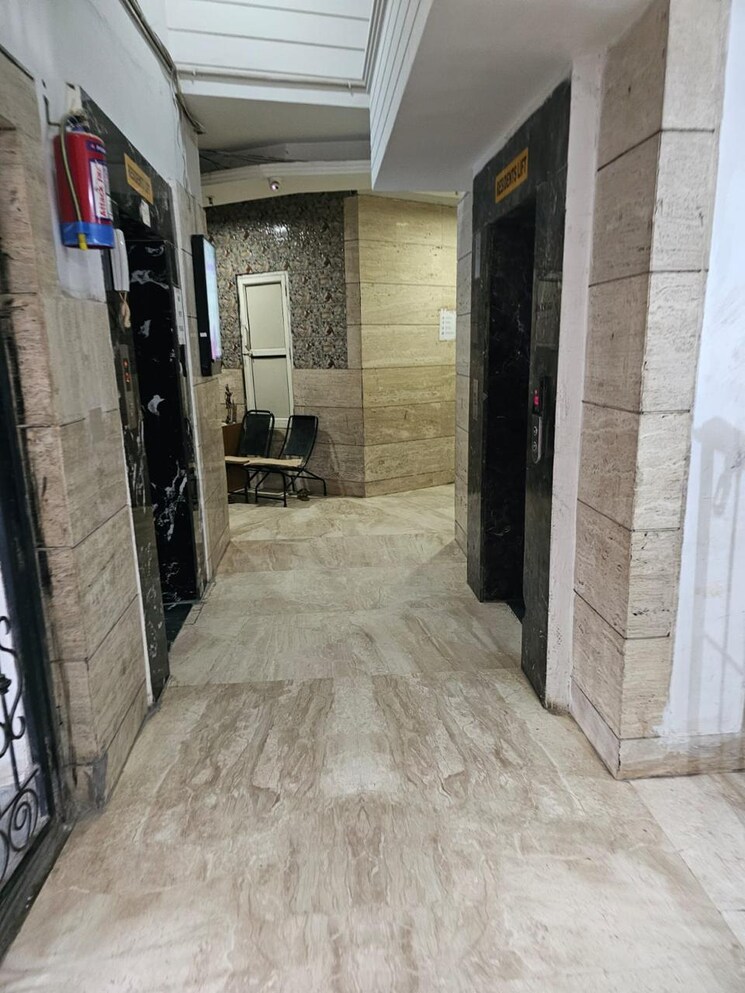  Parking, jaypee-greens-kosmos 3 Bedroom 806 Sq.Ft. Apartment In Sector 134 Noida 8392839