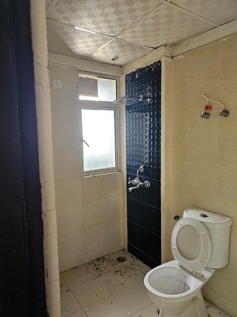 Bathroom, jaypee-greens-kosmos 3 Bedroom 806 Sq.Ft. Apartment In Sector 134 Noida 8392839