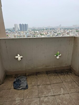 Bathroom in 3 BHK Apartment at Jaypee Greens Kosmos, Sector 134 – for Sale