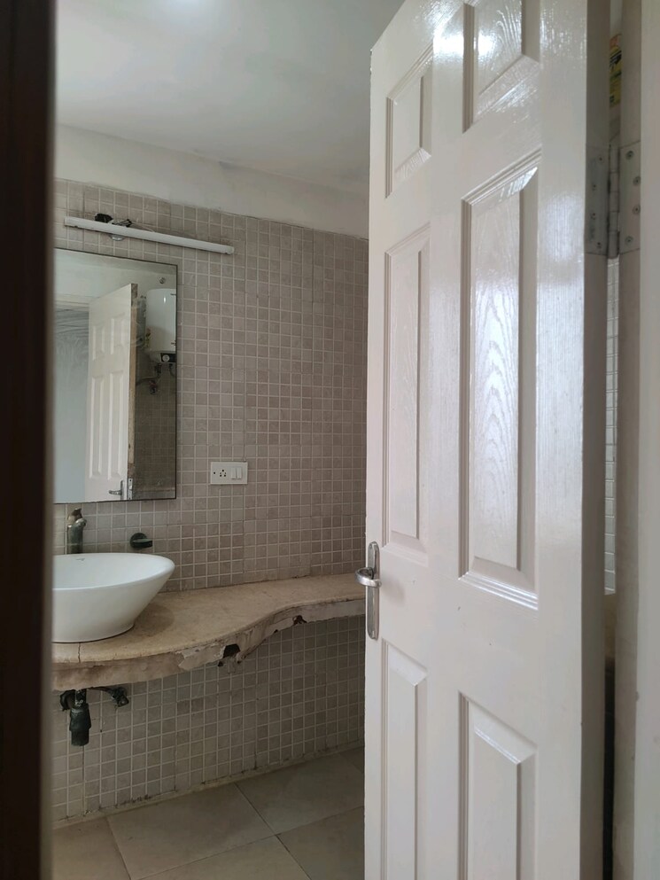 Bathroom, jaypee-klassic-shaurya 3 Bedroom 1370 Sq.Ft. Apartment In Sector 134 Noida 8392841