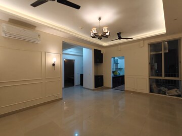 Room in 2 BHK Apartment at Ansal Sushant Estate, Sector 52 – for Rent