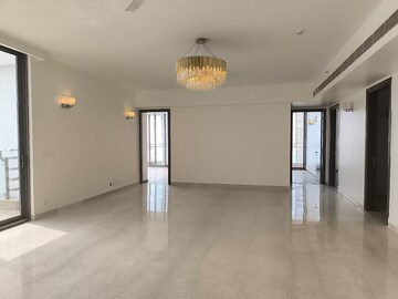 Room in 4 BHK Apartment at M3M Golf Estate, Sector 65 – for Rent