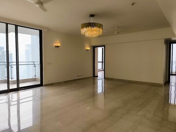 Room in 4 BHK Apartment at M3M Golf Estate, Sector 65 – for Rent