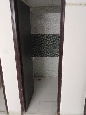 Building Lobby in 1 BHK Apartment at Signature Global Andour Height, Sector 71 – for Sale