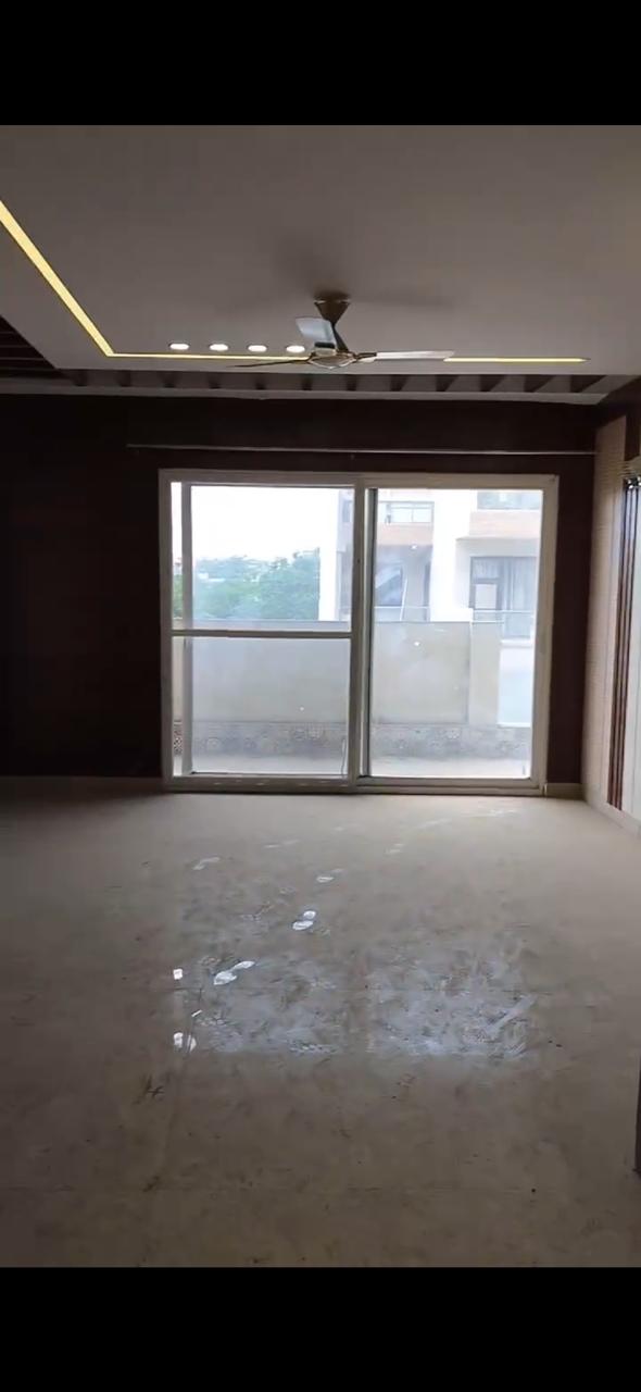 Retail Shop For Sale in Silverglades The Peach Tree