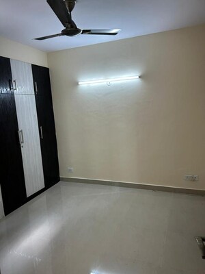 Room in 3 BHK Apartment at Amrapali Platinum, Sector 119 – for Sale