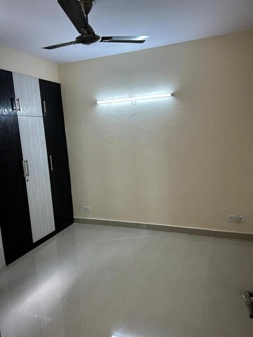 Room in 3 BHK Apartment at Amrapali Platinum, Sector 119 – for Sale