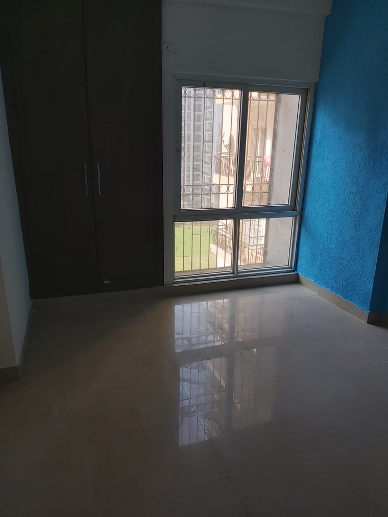 Room, amrapali-platinum 3 Bedroom 1775 Sq.Ft. Apartment In Sector 119 Noida 8392889