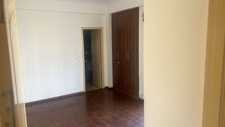 Room, amrapali-platinum 3 Bedroom 1775 Sq.Ft. Apartment In Sector 119 Noida 8392889