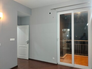 Room in 2 BHK Apartment at Supertech Hues, Sector 68 – for Rent