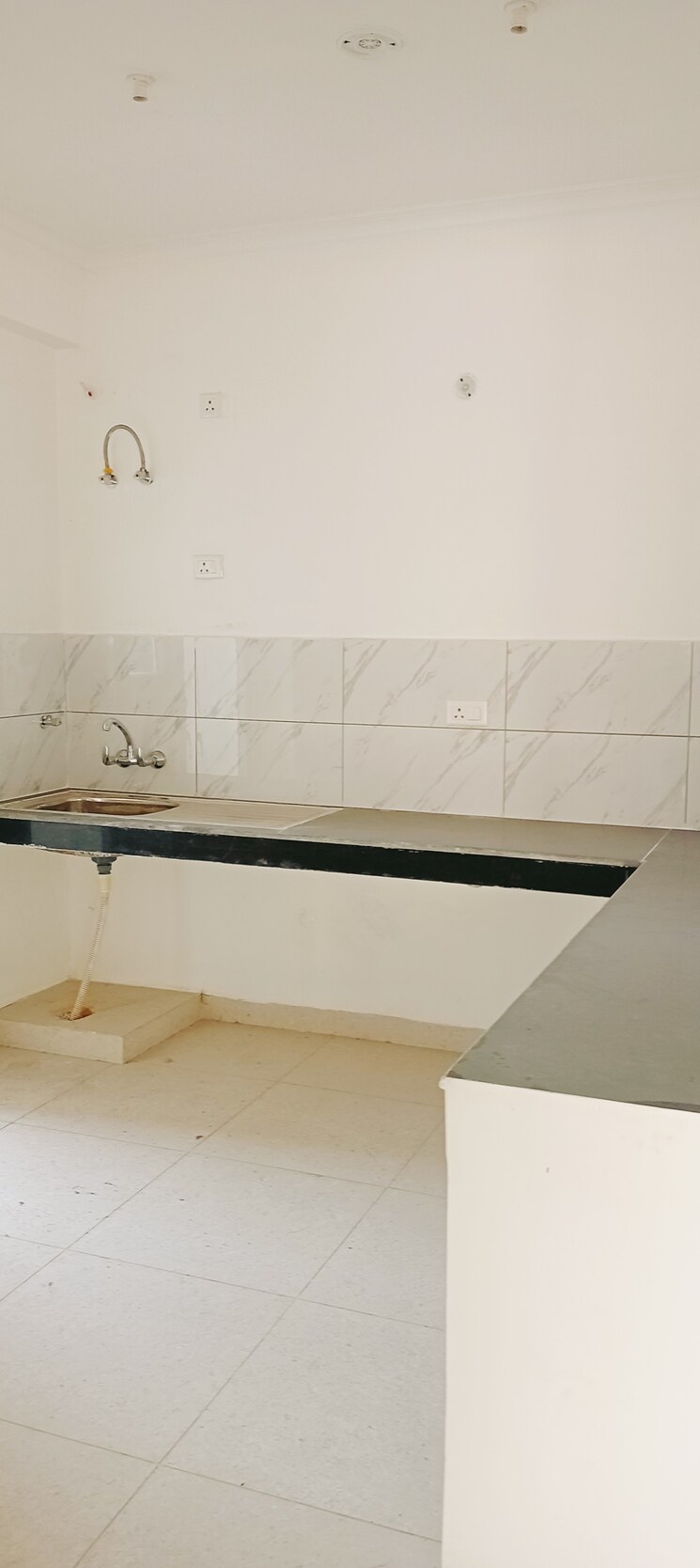 Kitchen, surat-residency 3.5 Bedroom 1700 Sq.Ft. Apartment In Vrinda Van Colony Lucknow 8392957