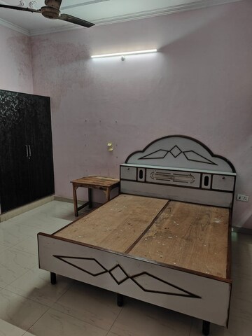 Bedroom in 2 BHK Independent House at Aliganj – for Rent