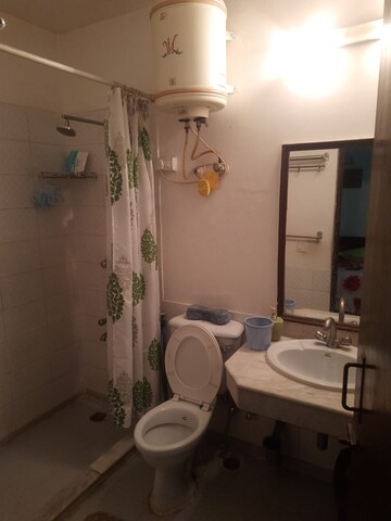 Bathroom in 3 BHK Builder Floor at Unitech South City II, Sector 50 – for Rent